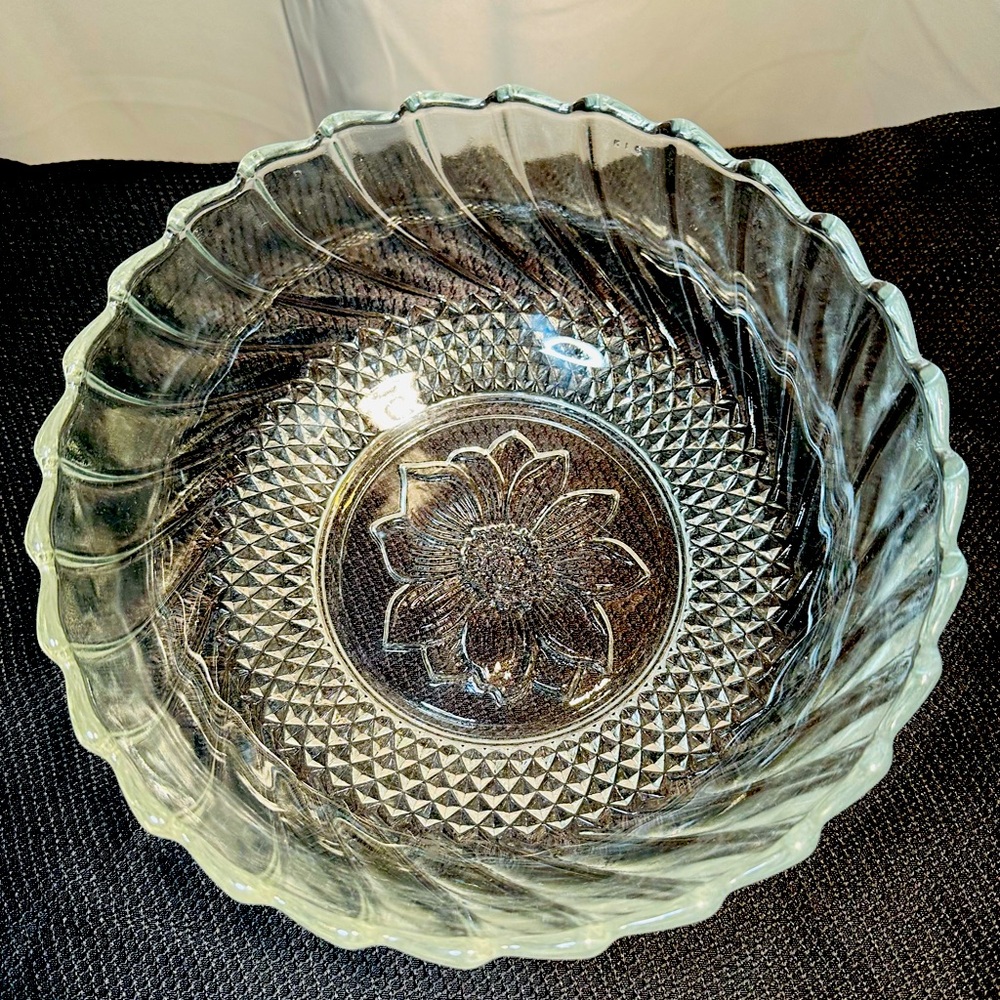 Vintage KIG® Indonesia Clear Sunflower Swirl Glass Serving Bowl
